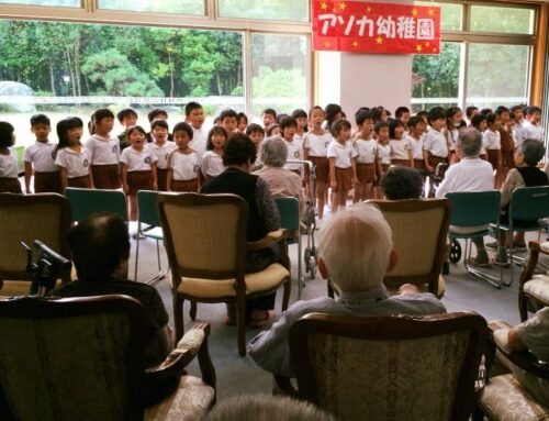 アソカ幼稚園の子供たち慰問